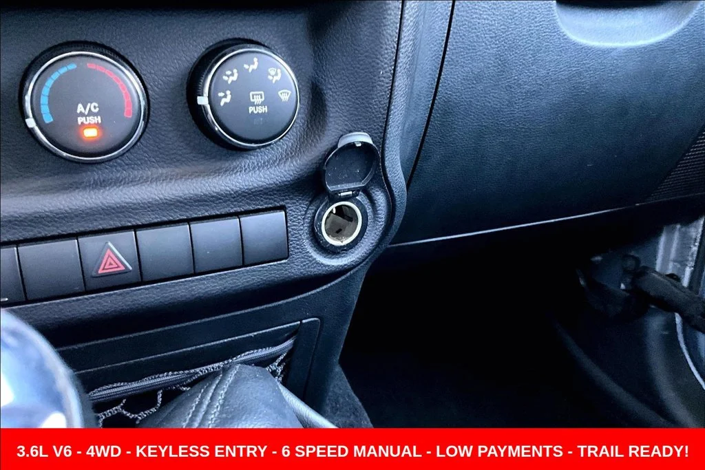 Used 2017 Silver Jeep Unlimited Sport image 19