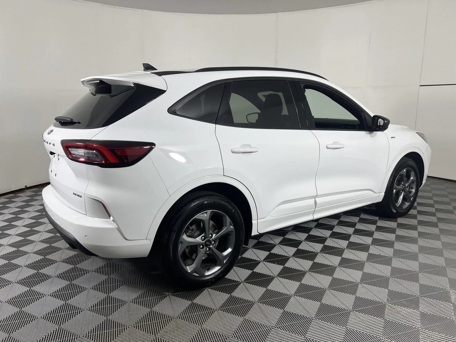 Used 2023 Oxford White Ford ST-Line image 10