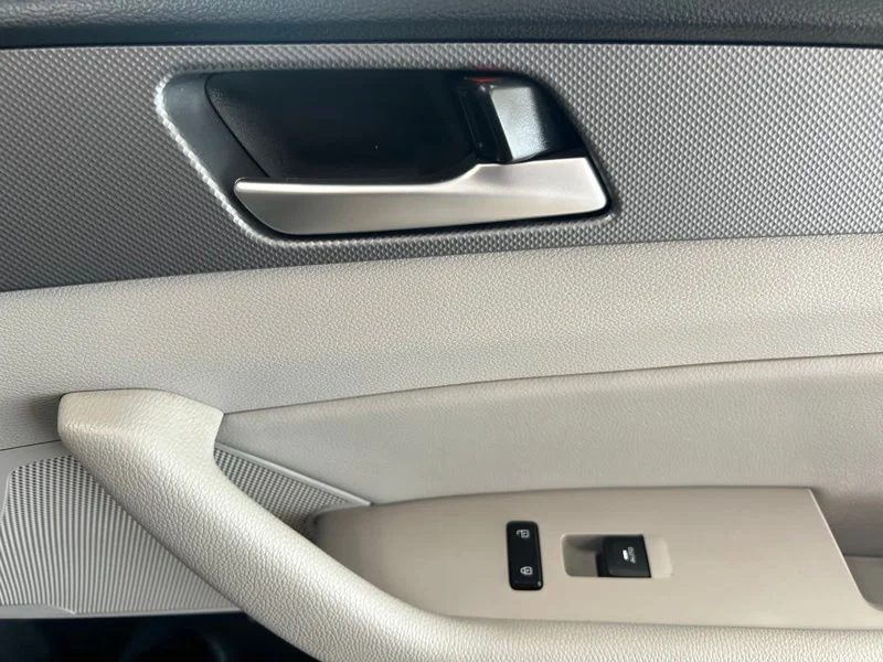 Used 2018 Blue Hyundai SEL+ image 14