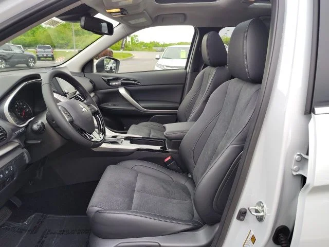 New 2026 White Mitsubishi SE image 15
