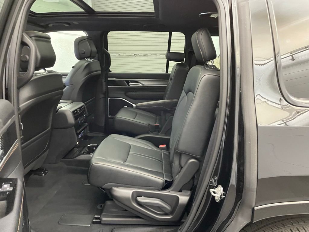 New 2026 High Gloss Black Exterior Paint Jeep  image 19