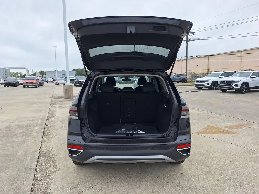 New 2026 Black Volkswagen 1.5T SE image 26
