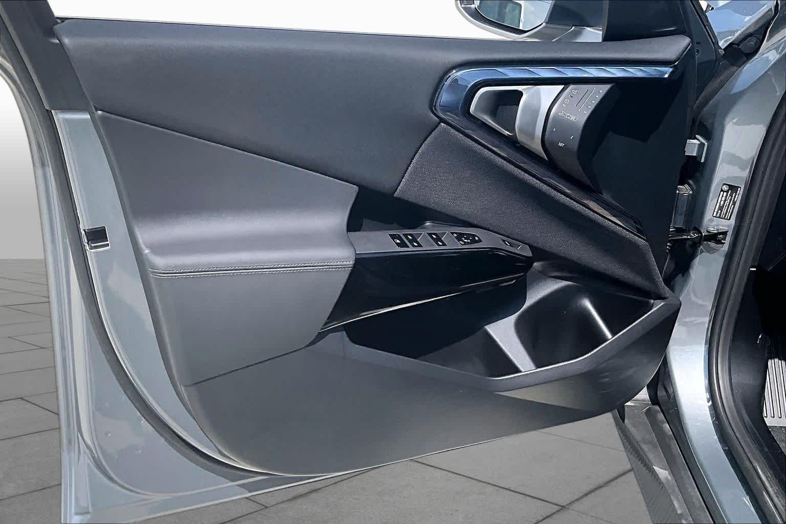 Used 2026 Skyscraper Grey Metallic BMW 30 xDrive image 24