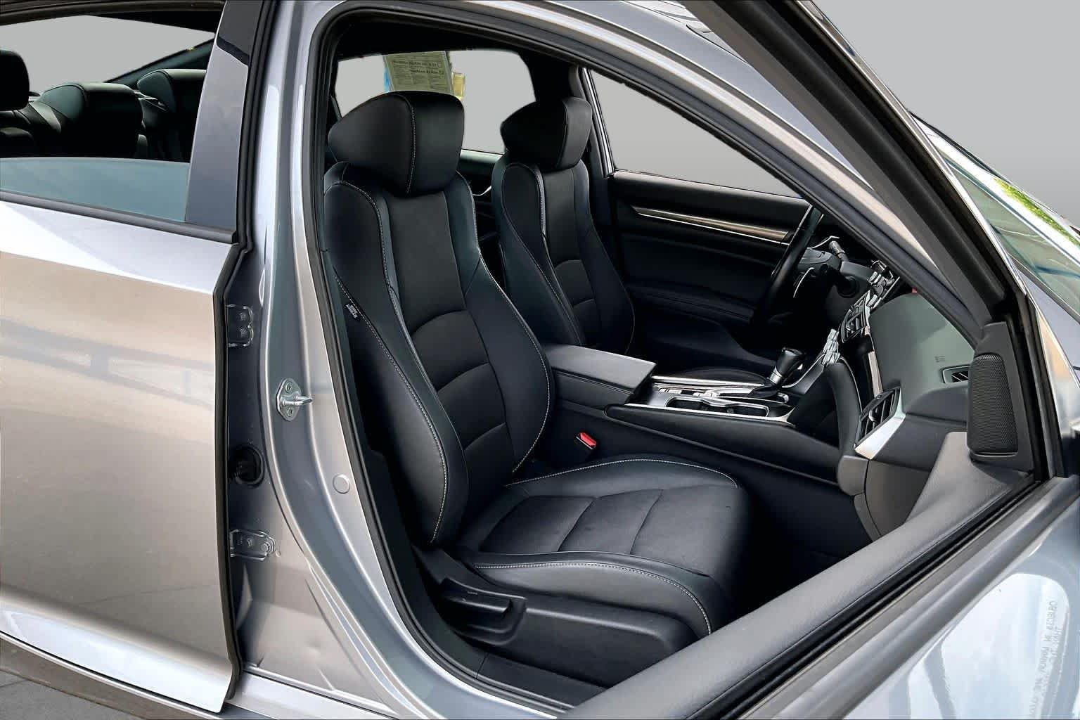 Used 2021 Lunar Silver Metallic Honda Sport image 9