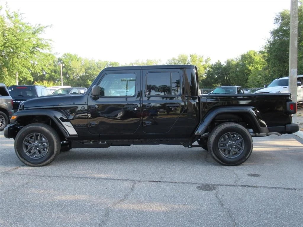New 2026 Black Clear-Coat Exterior Paint Jeep Sport S image 4