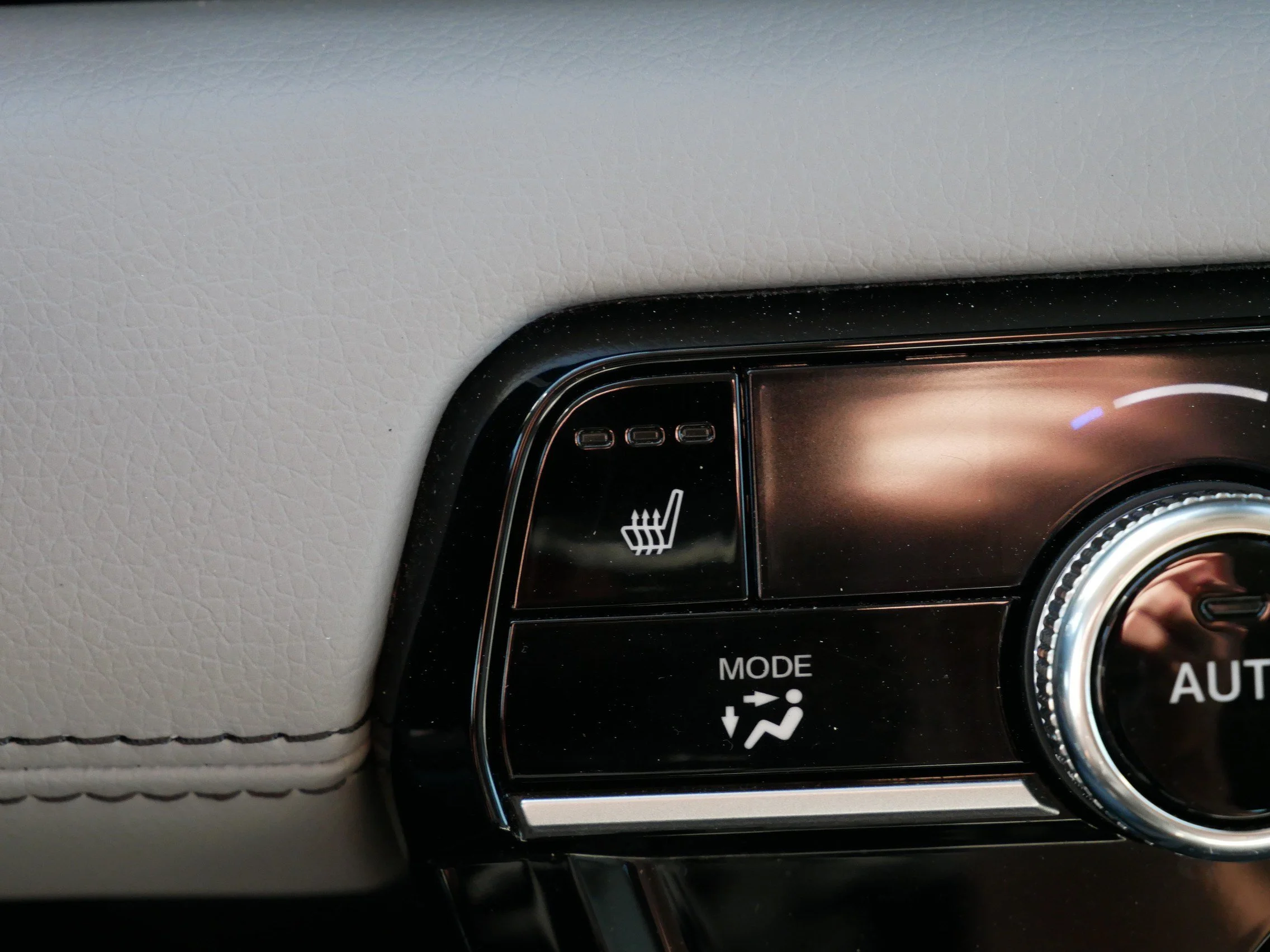 2025 Honda Pilot Touring - Photo 28