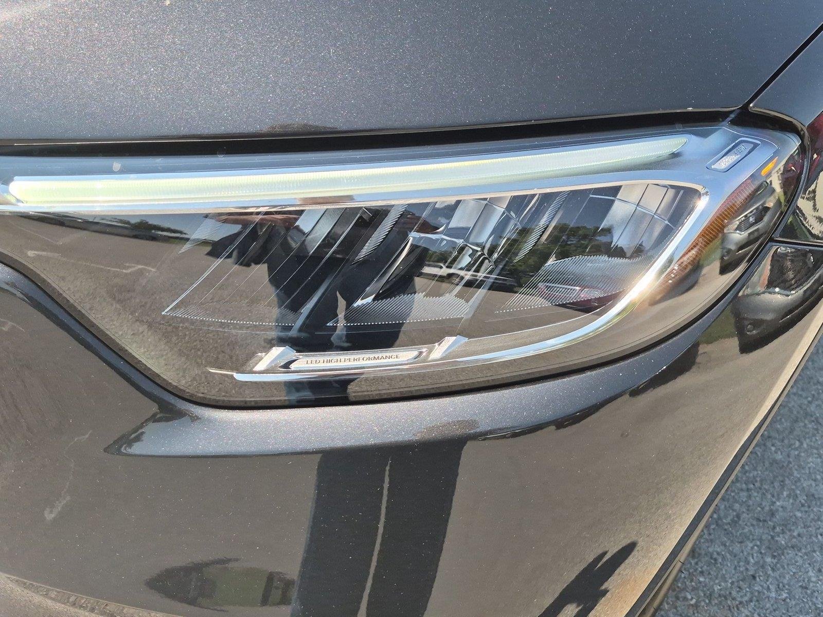 New 2027 Graphite Grey Metallic Mercedes-Benz GLC 300 image 9