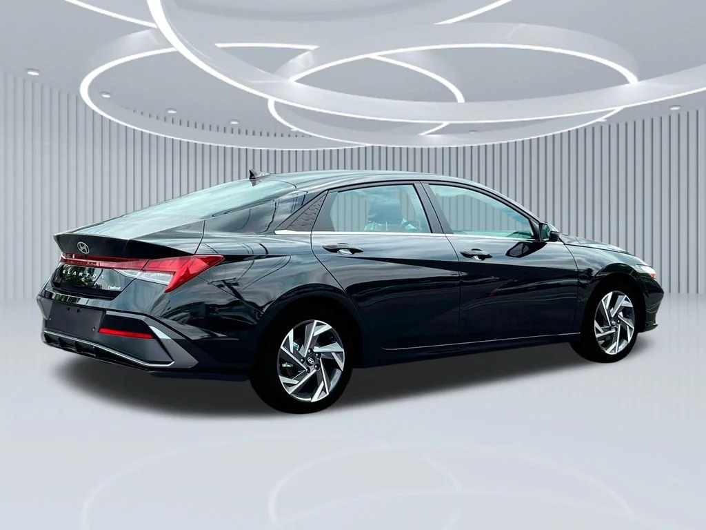 2025 Hyundai Elantra Limited - Photo 27
