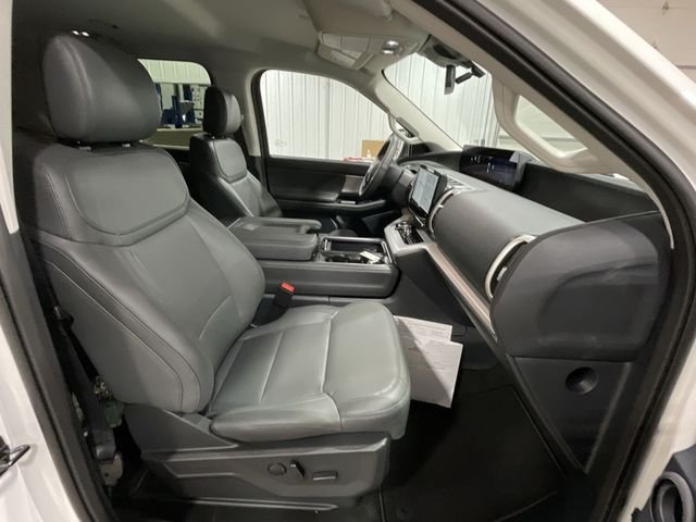 Used 2026 Star White Metallic Tri-Coat Ford MAX Active image 30