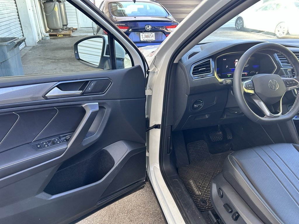 2023 Volkswagen Tiguan SE photo 4