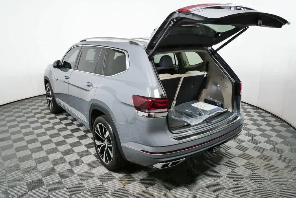 New 2026 Pure Gray Volkswagen 2.0T SEL Premium R-Line image 29
