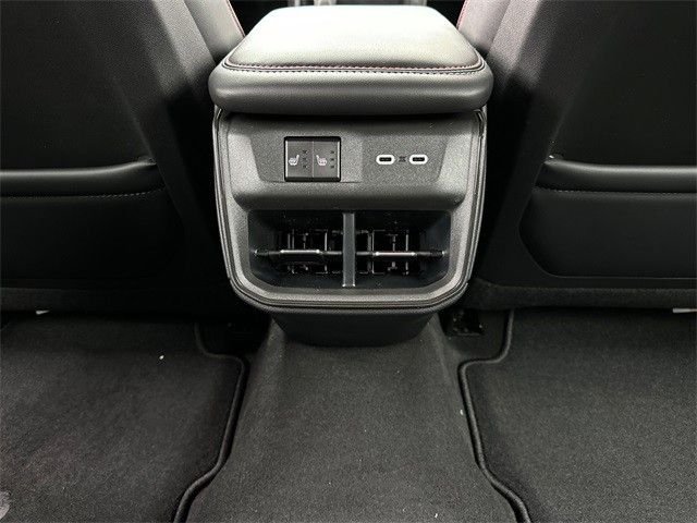2025 Dodge Charger Daytona Scat Pack - Photo 13