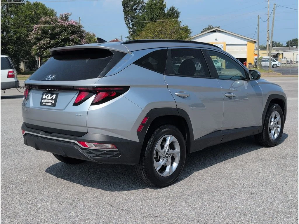 Used 2024 SILVER Hyundai SEL AWD image 5