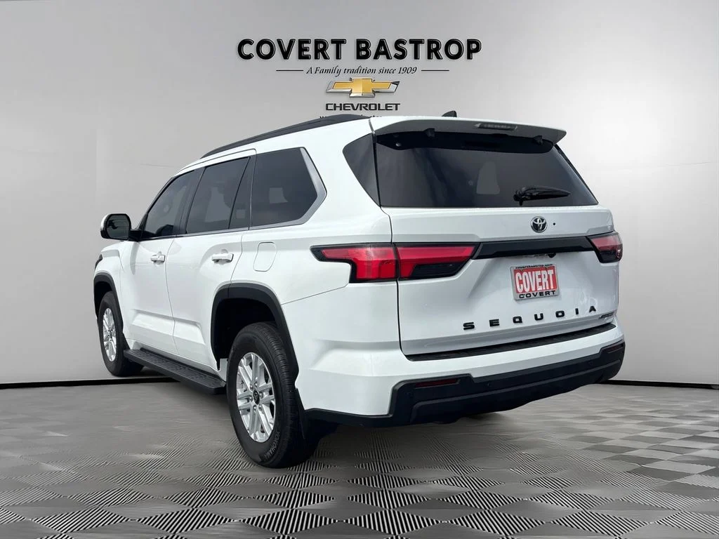 Used 2025 White Toyota SR5 image 5