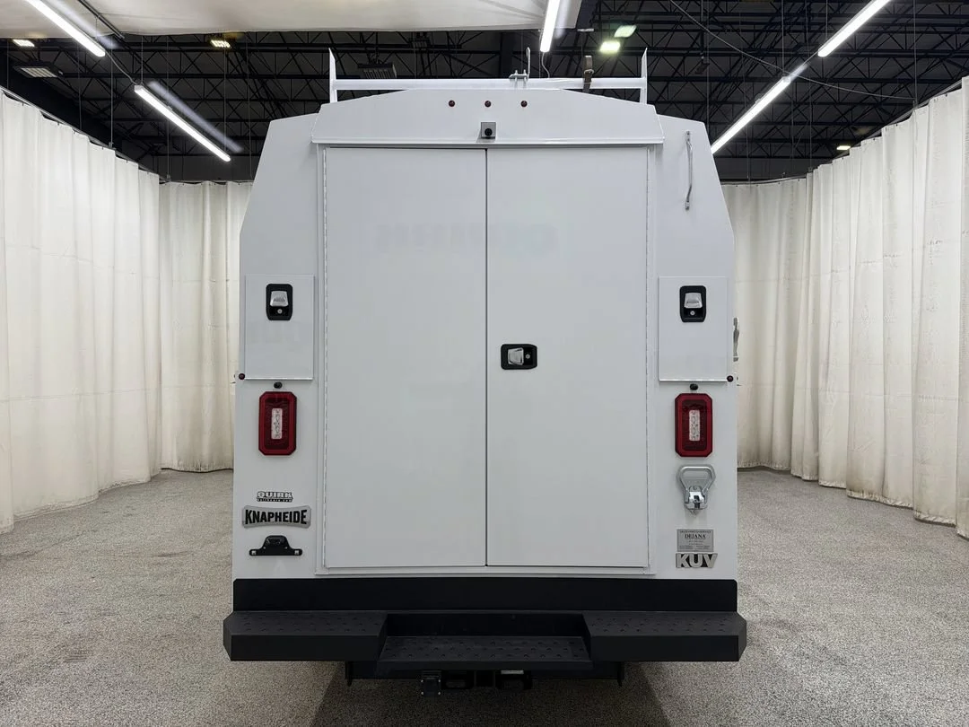 New 2027 Oxford White Ford E-350 SRW image 7