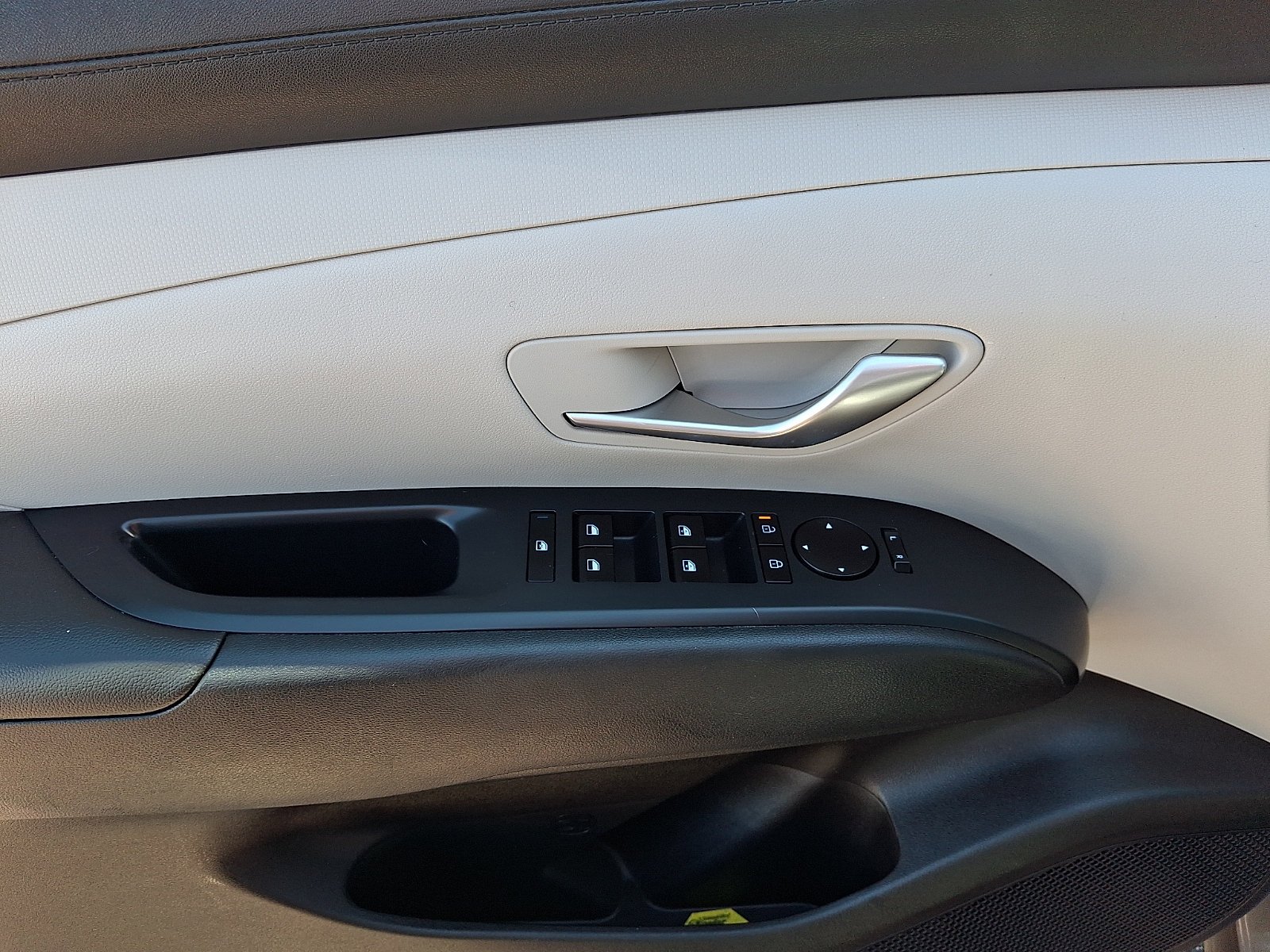 Used 2025 Shimmering Silver Hyundai SEL image 11