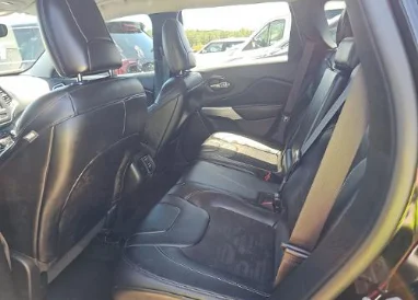 Used 2022 Black Jeep X image 5