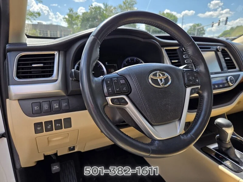 Used 2019 Blizzard Pearl TOYOTA LIMITED V6 FWD image 10