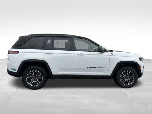 Used 2023 White Jeep Trailhawk 4xe image 3
