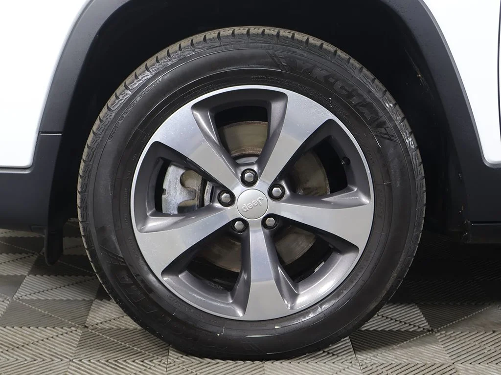Used 2019 White Jeep Limited image 23