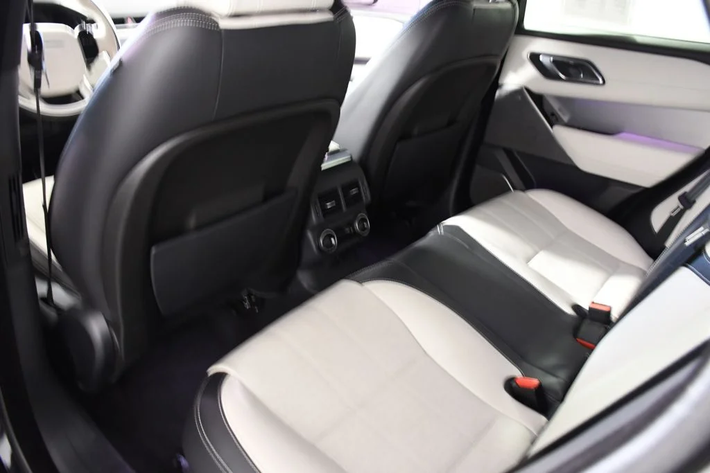 Used 2018 Santorini Black Land Rover HSE R-Dynamic image 27