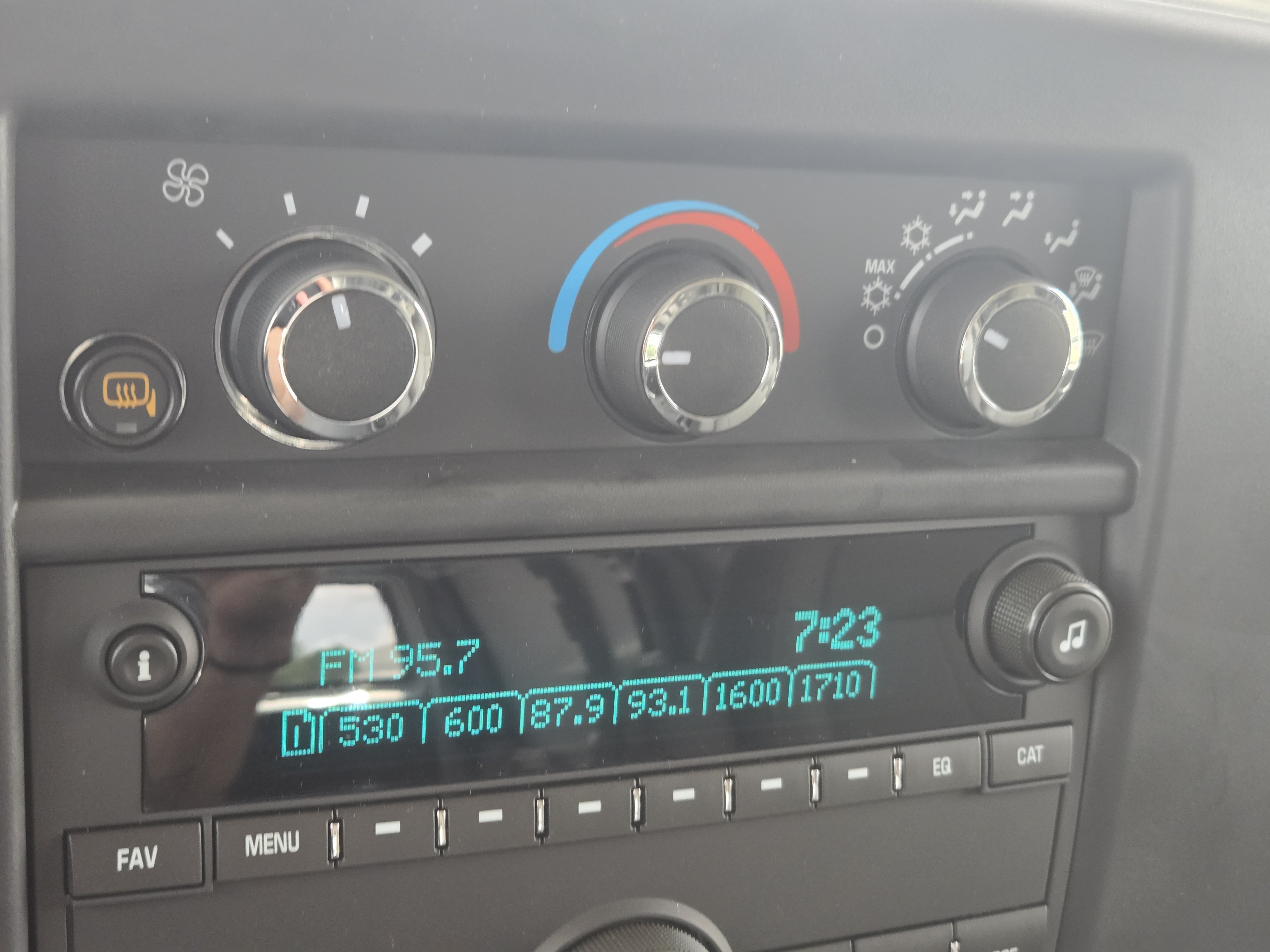 2025 Chevrolet Express Cargo Work Van - Photo 21