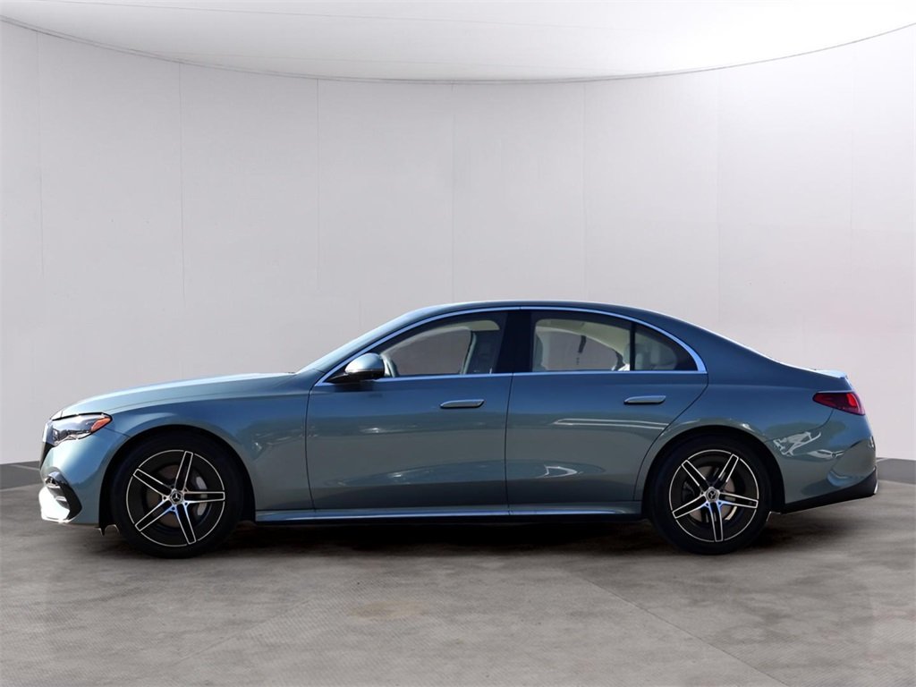2025 Mercedes Benz E 350 4MATIC photo 4