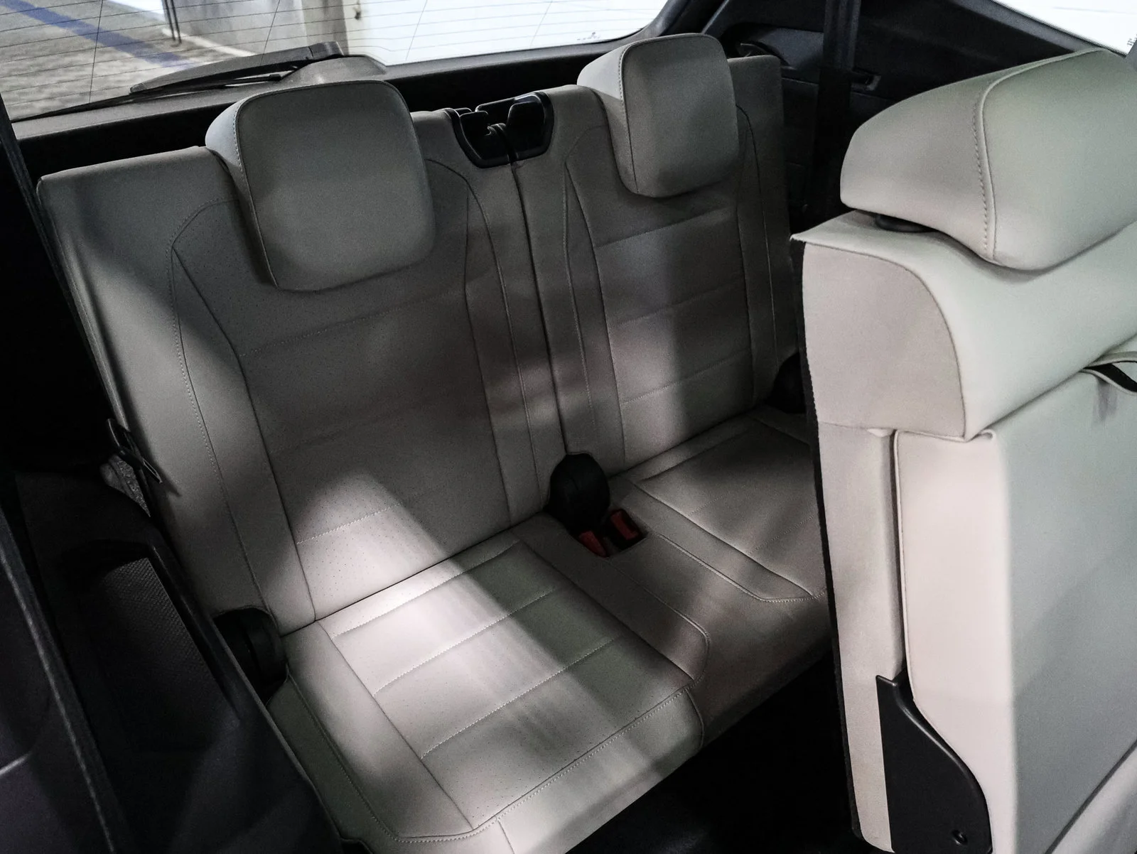 2021 Volkswagen Tiguan SE R-LINE BLACK - Photo 24