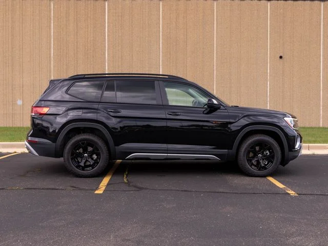 New 2026 Black Volkswagen 2.0T Peak Edition image 9
