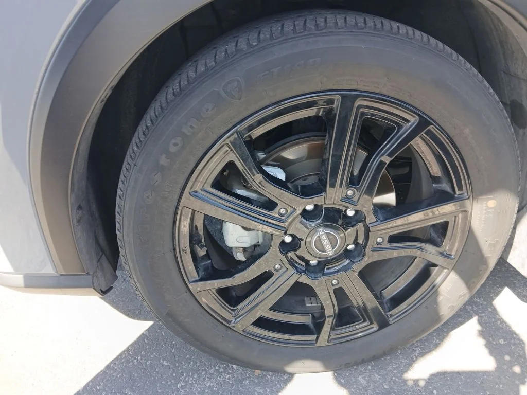 Certified Used 2023 Gray Nissan SR image 2