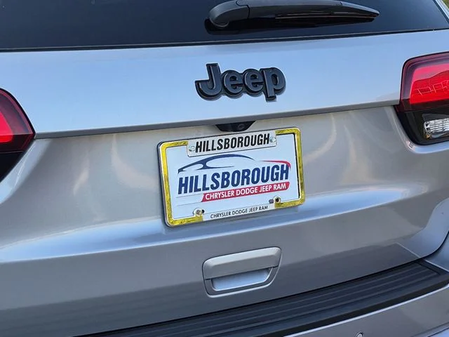 Used 2019 Silver Jeep Altitude image 22