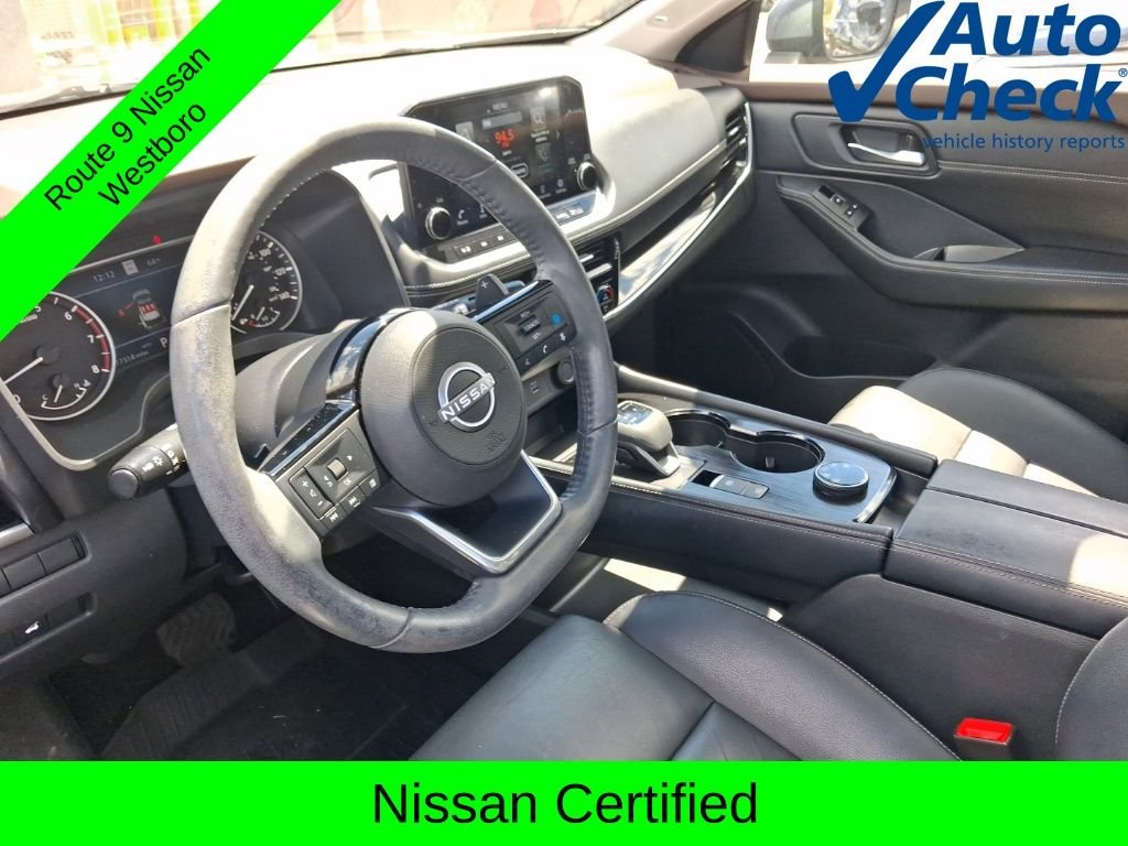 Used 2023 Gray Nissan SL image 19