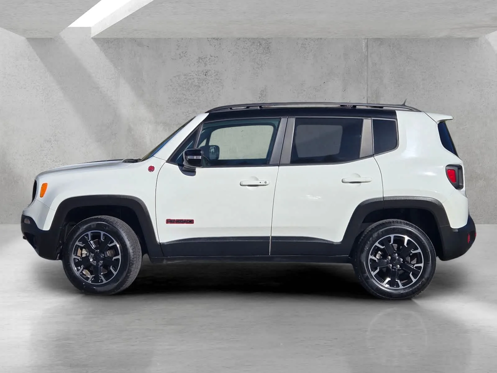 Used 2023  Jeep Trailhawk image 7
