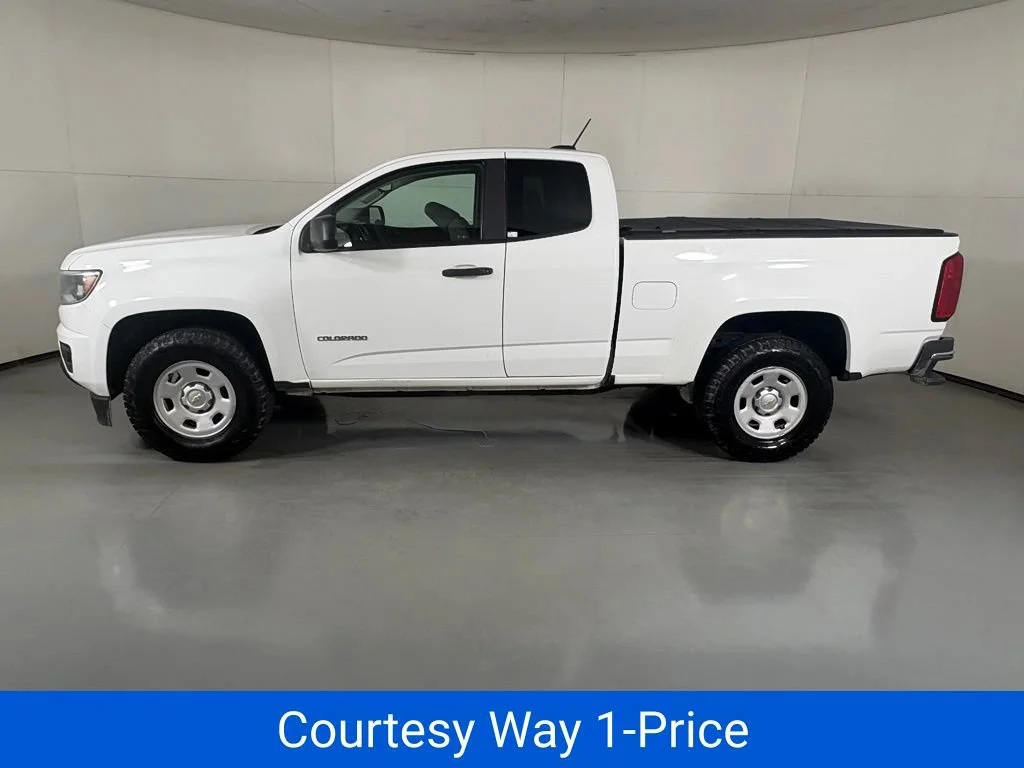 Used 2016 SUMMIT WHITE Chevrolet 2WD WT image 7