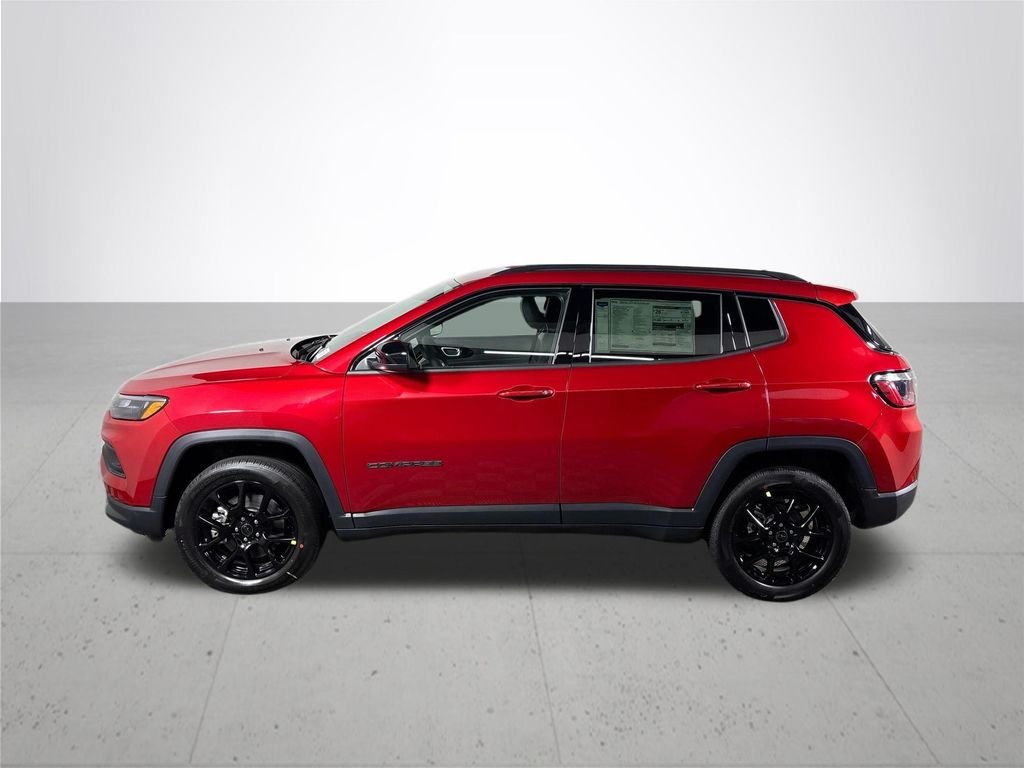 New 2026 Red Hot Pearl-Coat Exterior Paint Jeep Latitude image 9