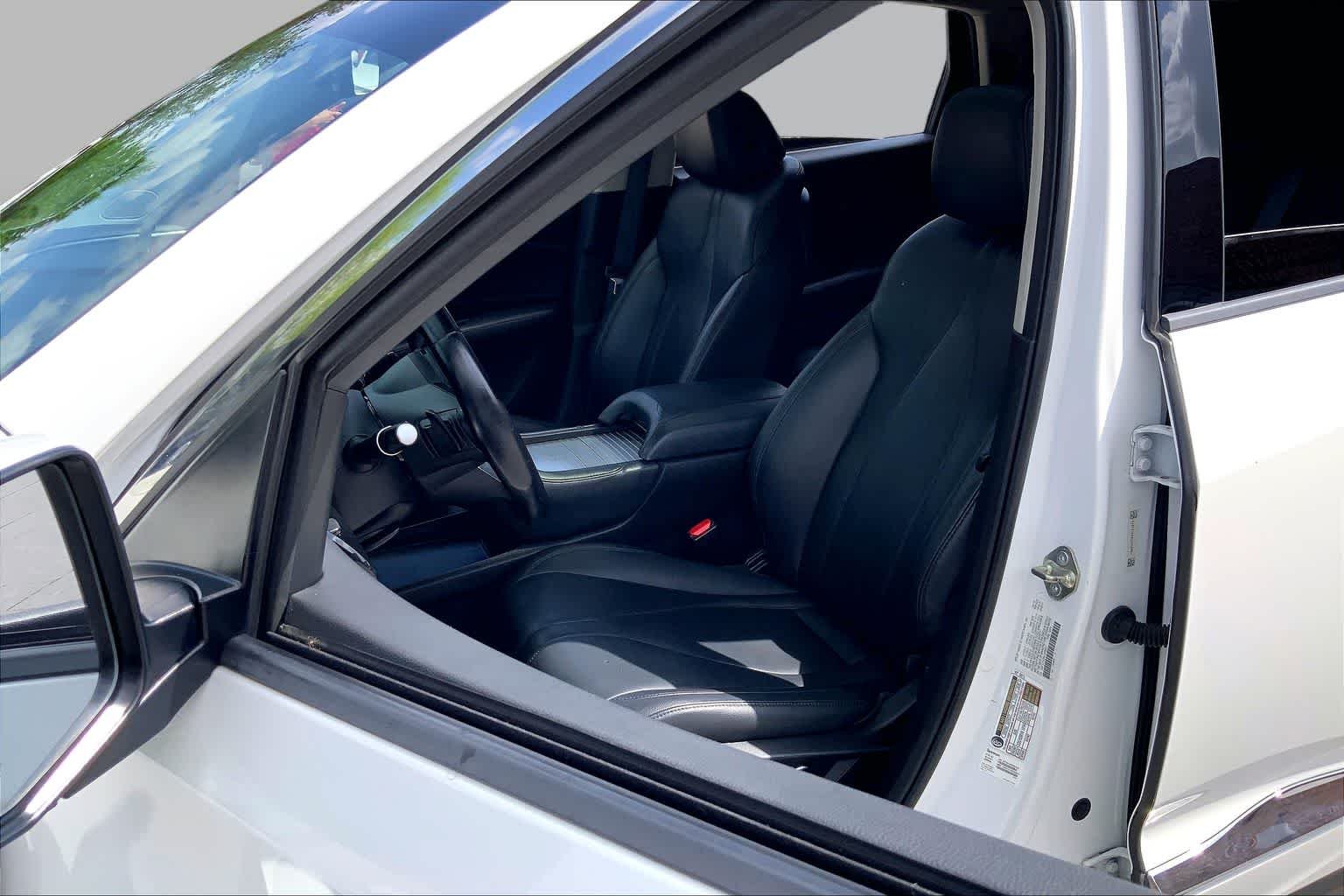 Used 2020 Platinum White Pearl Acura  image 8