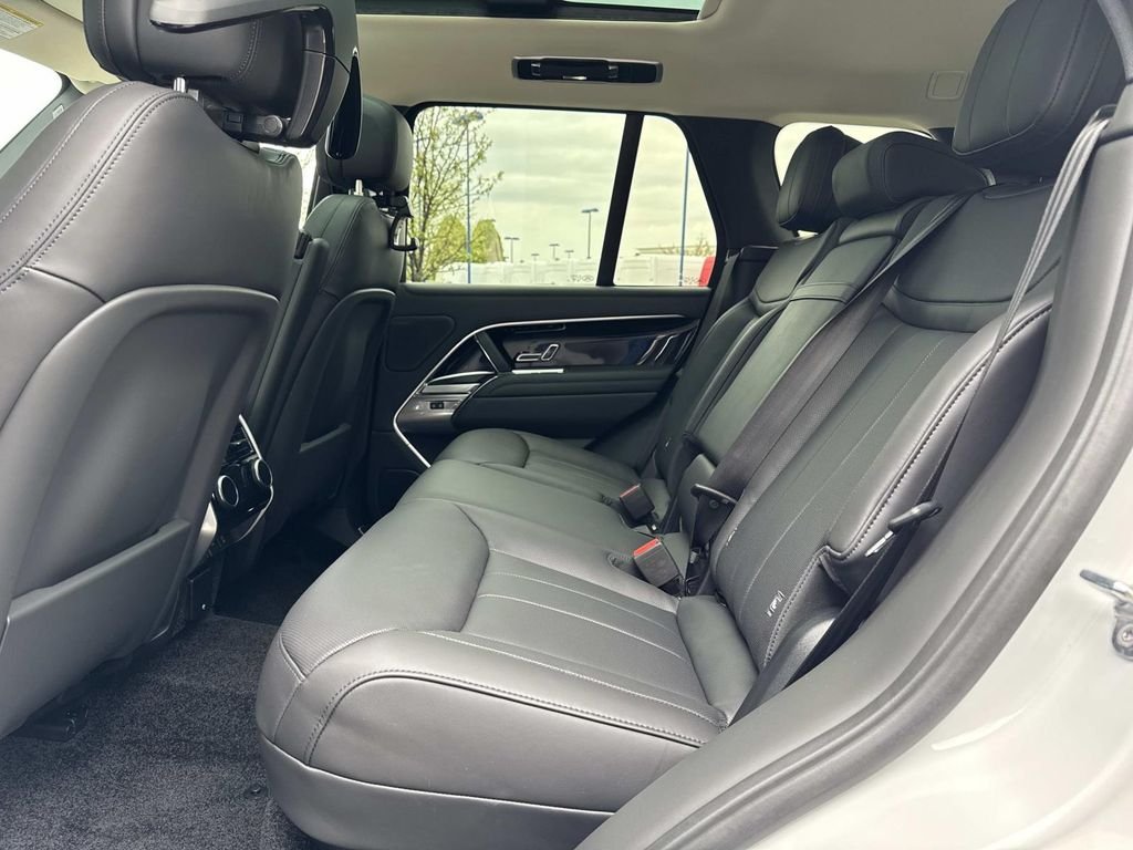 New 2026 Fuji White Land Rover SE image 13