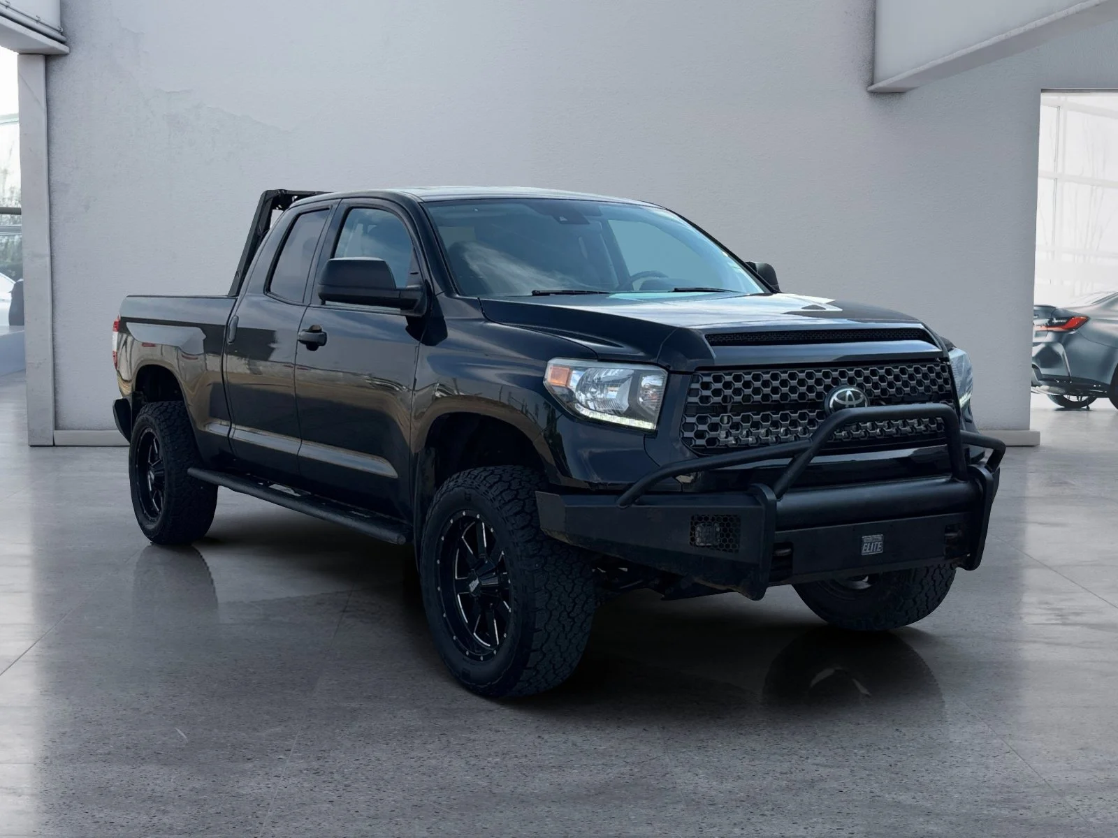 Used 2020 Black Toyota 4x4 Double Cab image 7