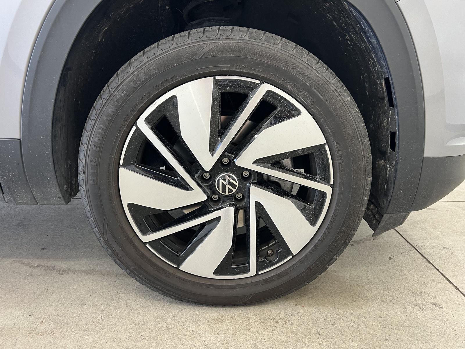 2025 Volkswagen Atlas SE w/Tech - Photo 8