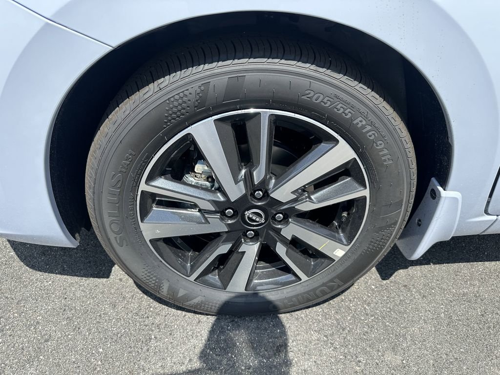 2025 Nissan Versa Sedan SV - Photo 9