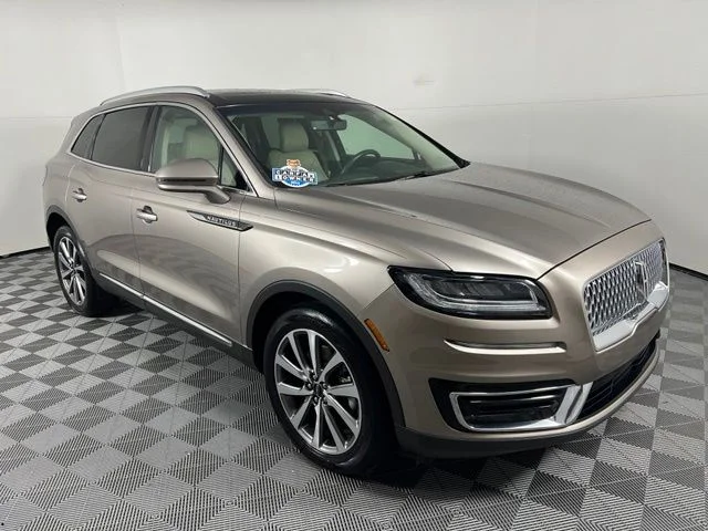 Used 2019 Brown Lincoln Select image 1