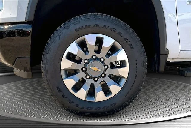 2025 Chevrolet Silverado 2500 HD Custom - Photo 13