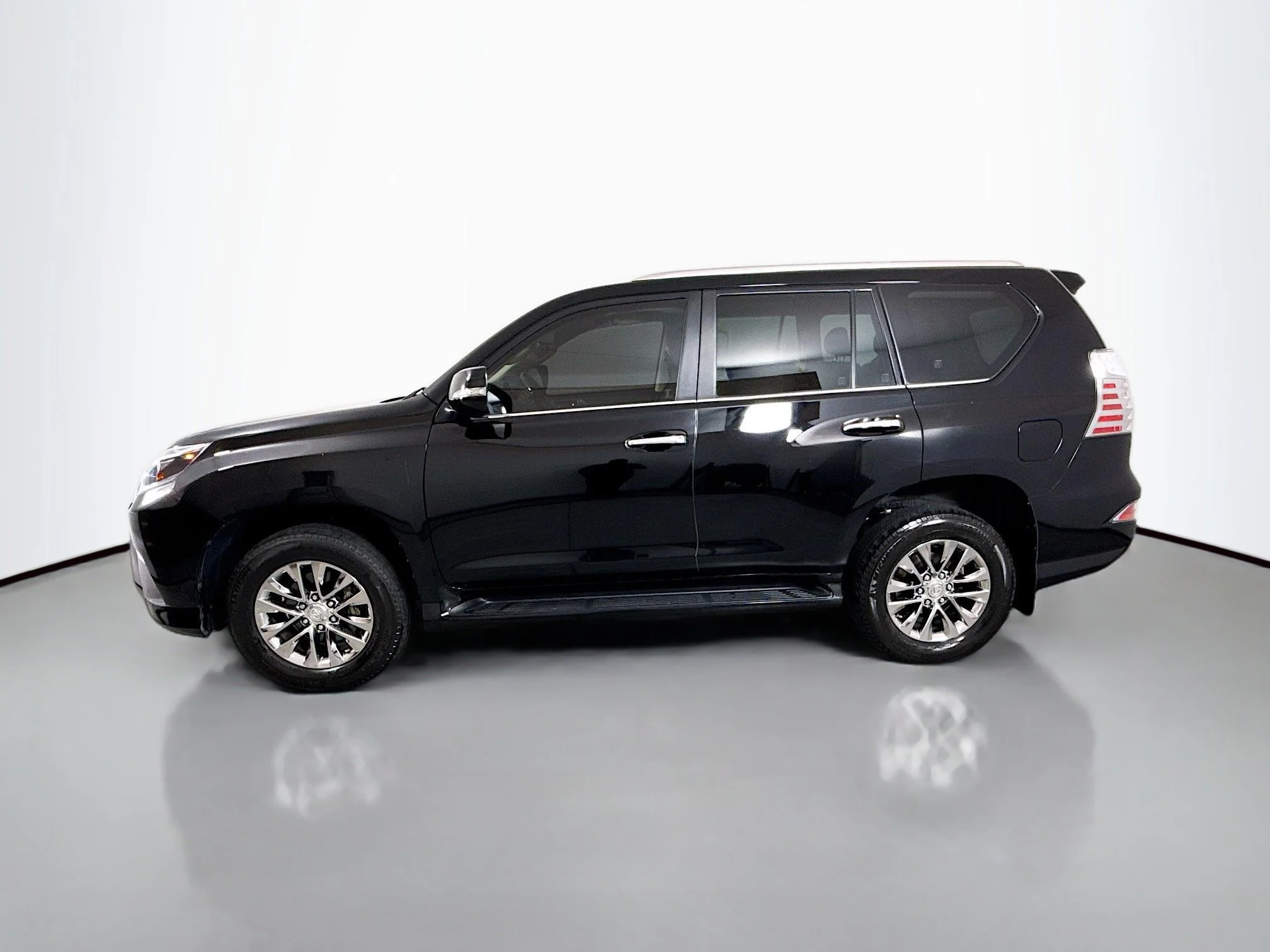 Used 2021 Onyx Black Lexus 460 Premium image 4