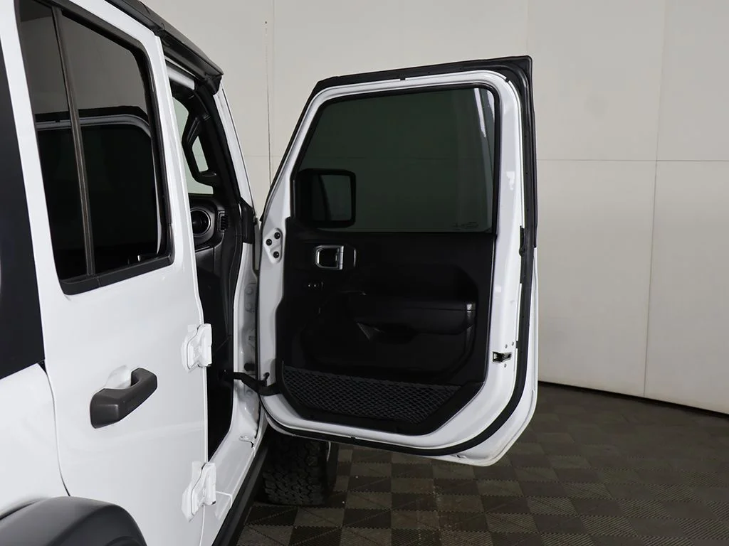 Used 2022 White Jeep Unlimited Rubicon 4xe image 27