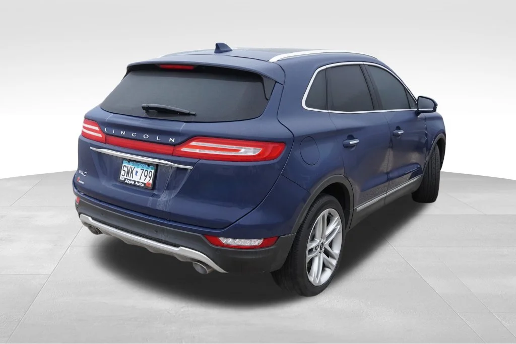 Used 2019 Rhapsody Blue Metallic Lincoln Reserve image 3