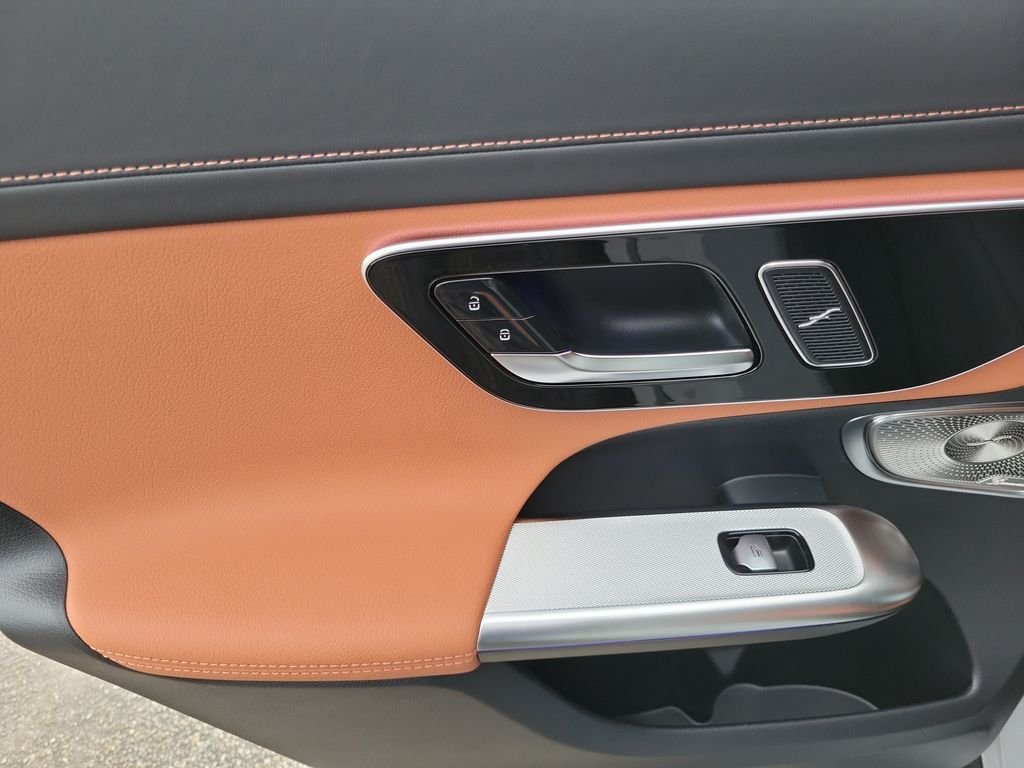 New 2027 MANUFAKTUR Alpine Grey Mercedes-Benz GLC 300 image 15