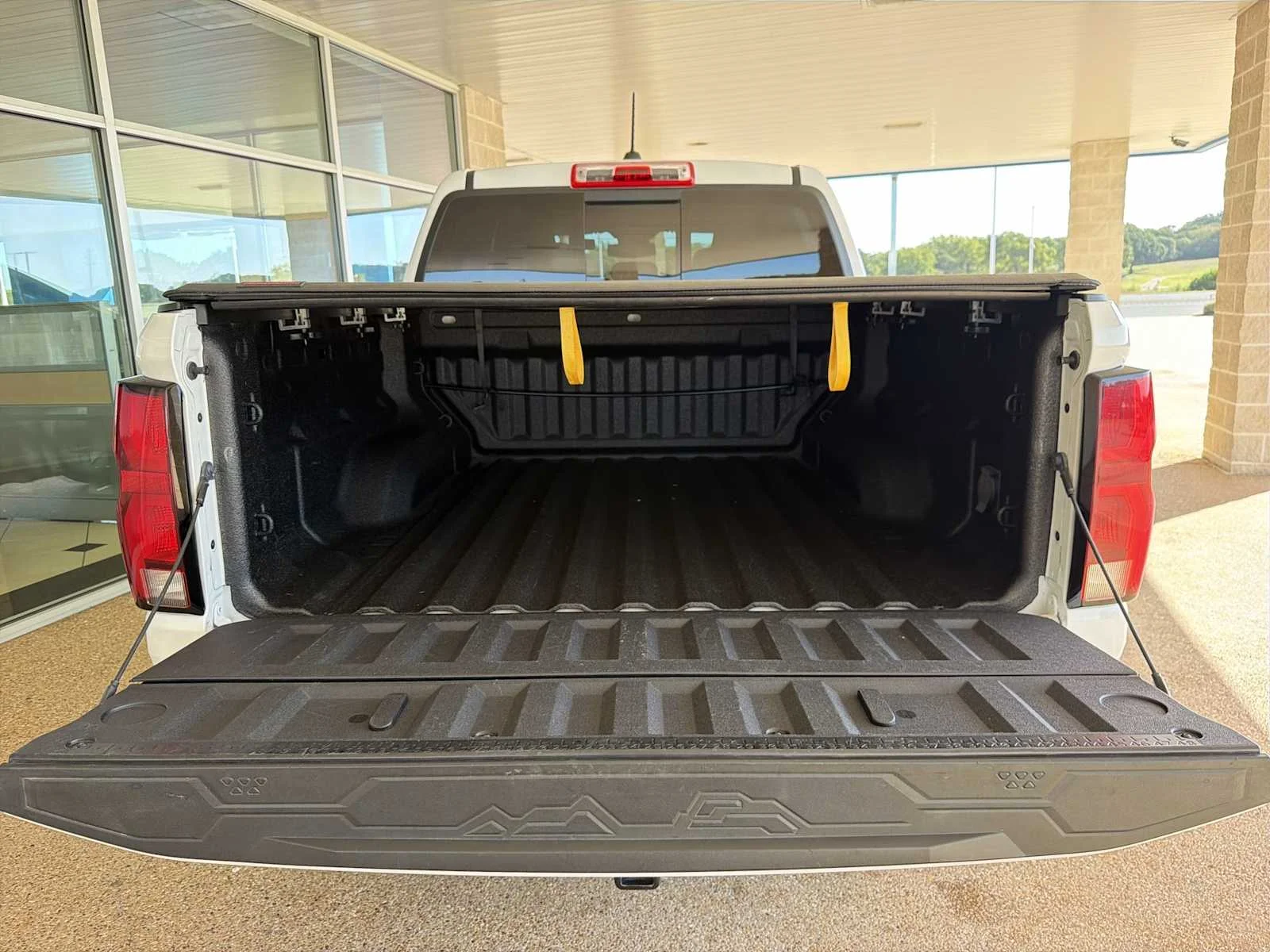 Used 2023 SUMMIT WHITE Chevrolet 4WD Z71 image 26