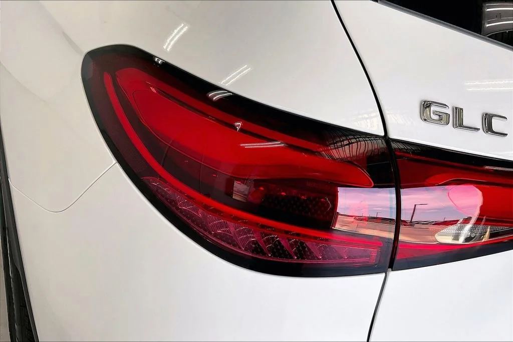 New 2026 Polar White Mercedes-Benz GLC 300 image 26