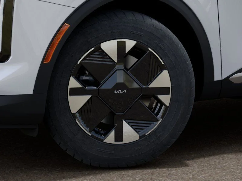 Certified Used 2026 White Kia LX image 9