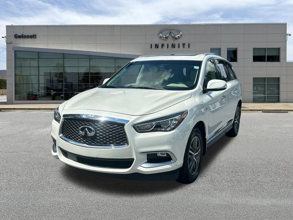 Used 2016 White INFINITI Base image 1